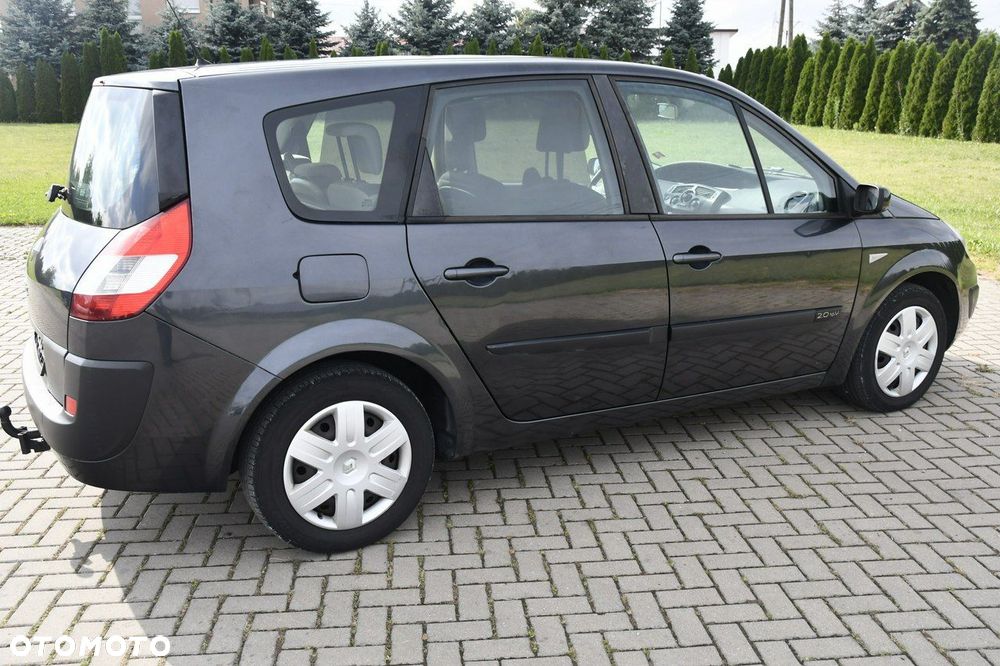 Renault Grand Scenic - 9