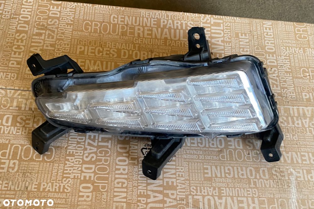HYUNDAI I30 3 III lift fl 2020-> Europa! LAMPA PRZEDNIA PRAWA ŚWIATŁO DO JAZDY DZIENNEJ DRL HALOGEN PRAWY PRZÓD PRZEDNI led lampa Ledowa w zderzak zderzaka prawa  kierunkowskaz halogen prawy   Wwa - 5