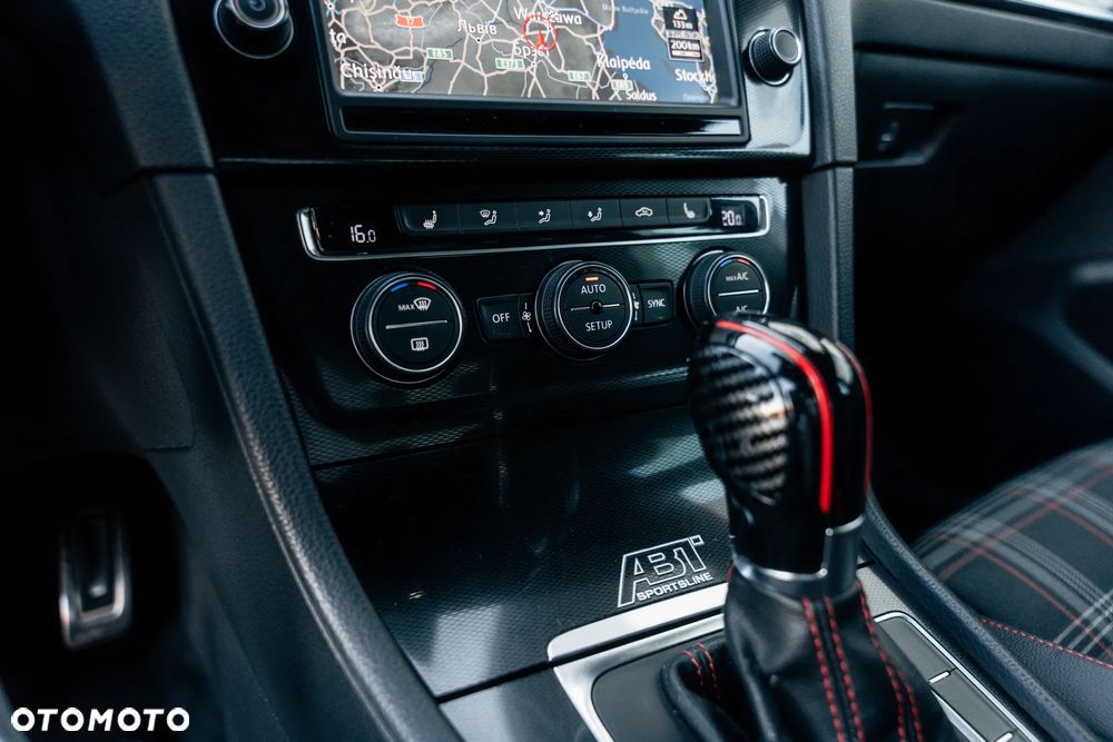 Volkswagen Golf GTI (BlueMotion Technology) DSG Performance - 11