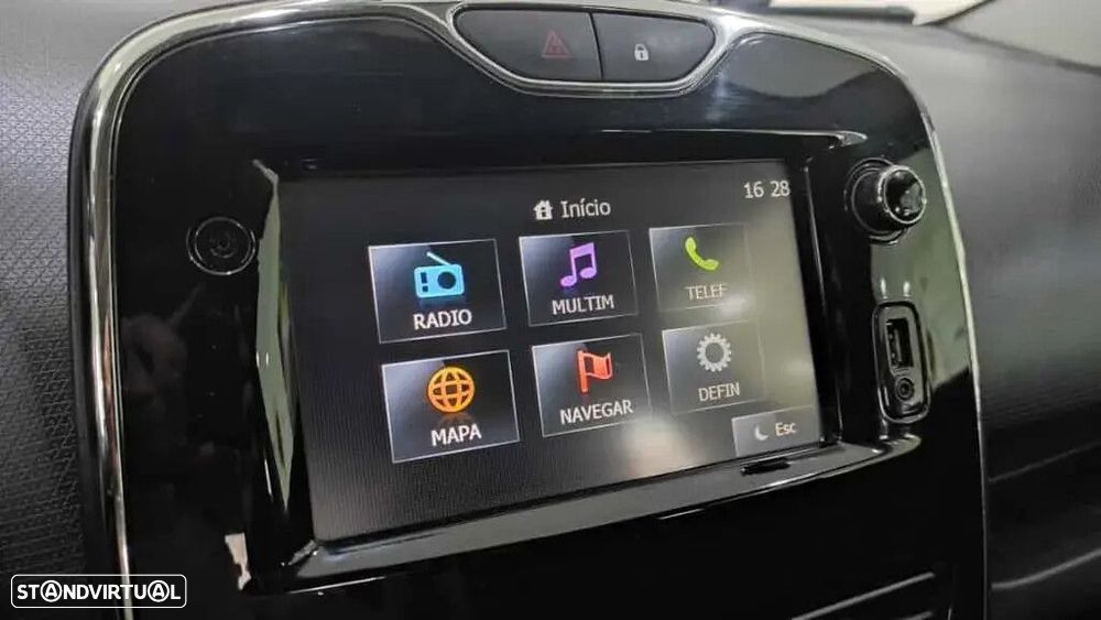 Renault Clio Sport Tourer - 29