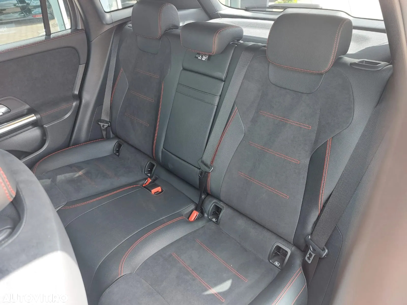 Mercedes-Benz EQA 350 4MATIC - 18