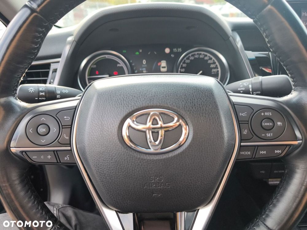 Toyota Camry 2.5 Hybrid Executive CVT - 16