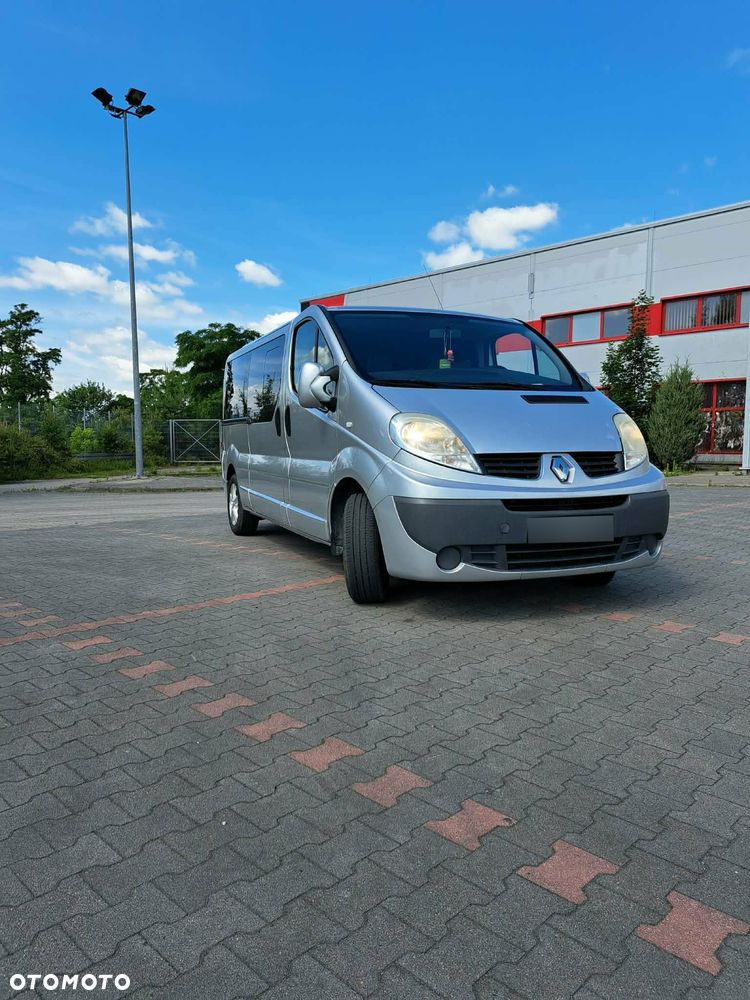 Renault Trafic 2010 photo 2