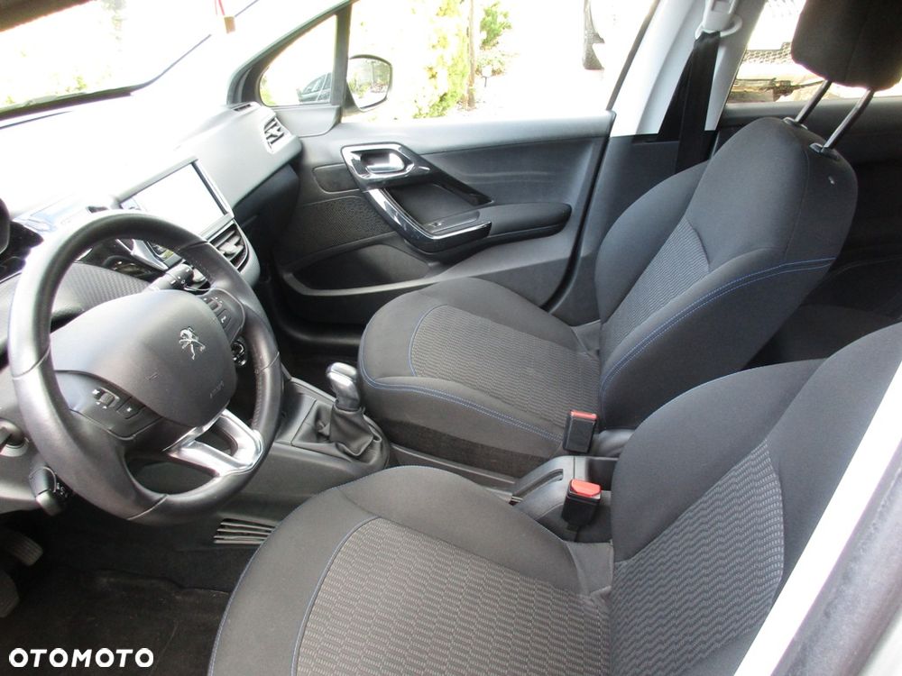 Peugeot 208 PureTech 82 Start & Stop Style - 12