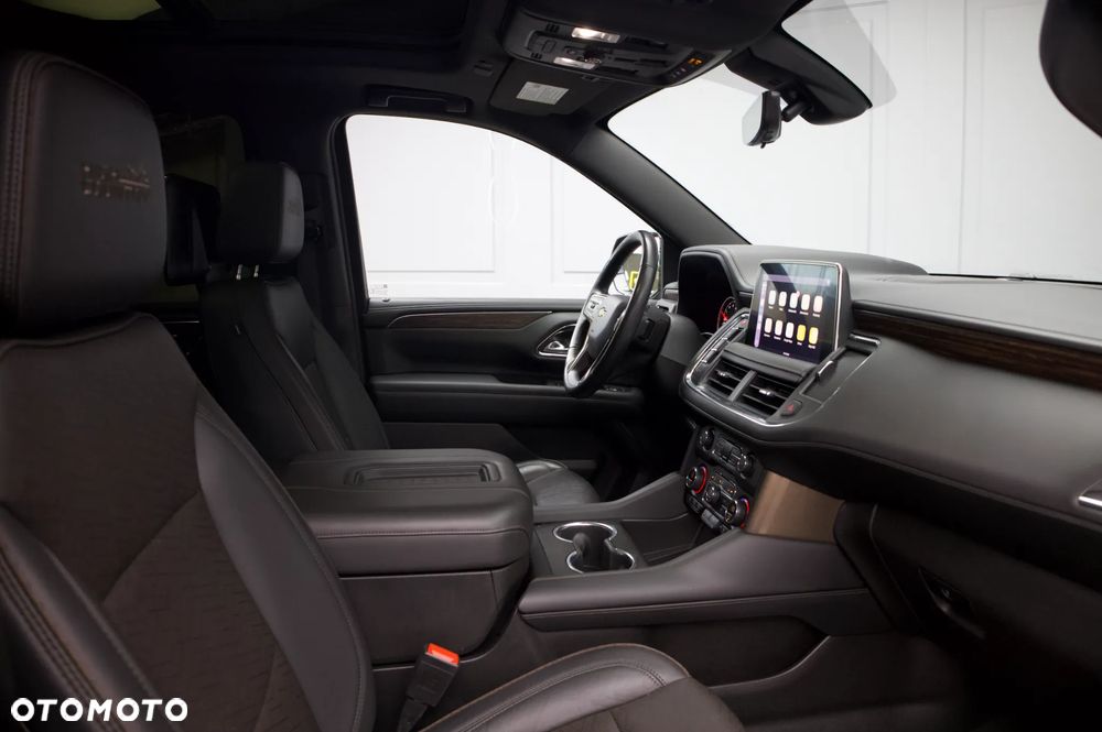Chevrolet Suburban - 10