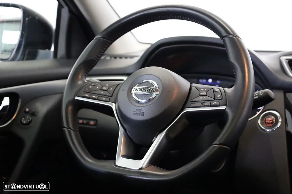 Nissan Qashqai 1.3 DIG-T N-Connecta LED+TT+SKY - 24