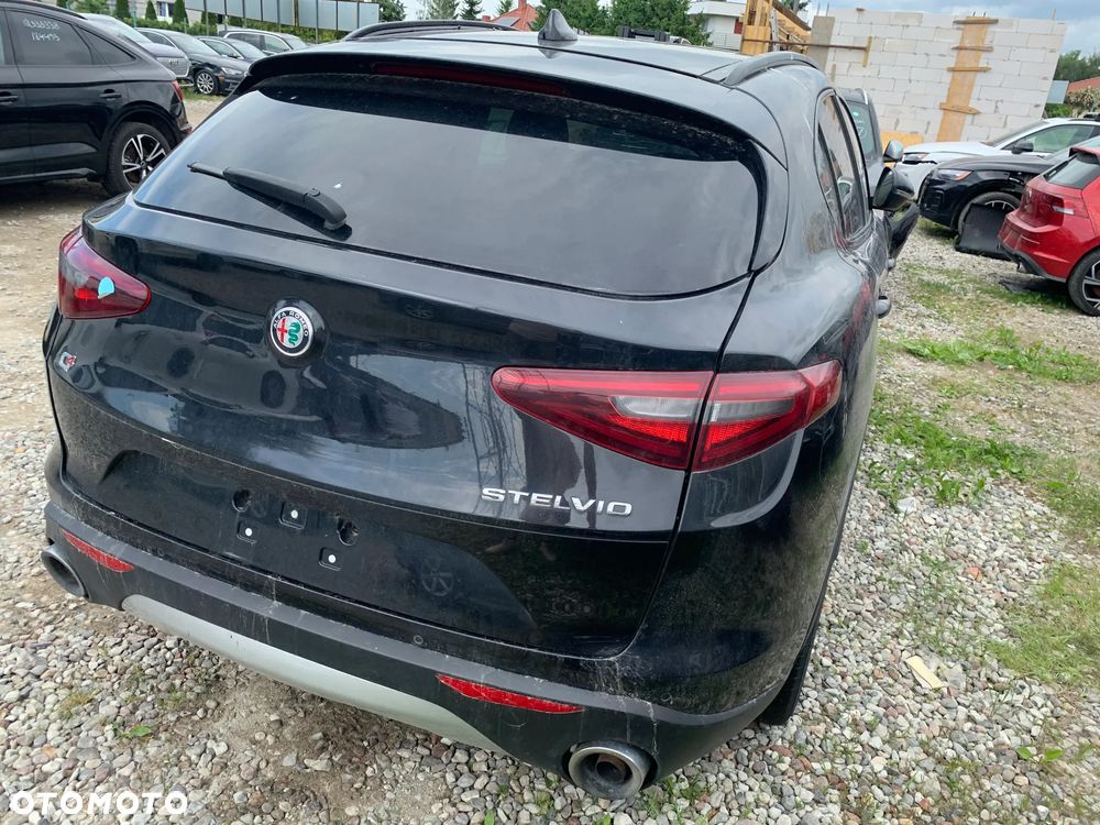 Alfa Romeo Stelvio 2.0 Turbo 16V AT8-Q4 Executive - 3