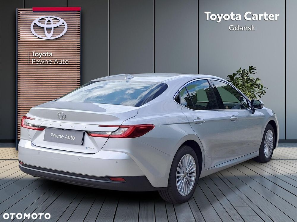 Toyota Camry - 6