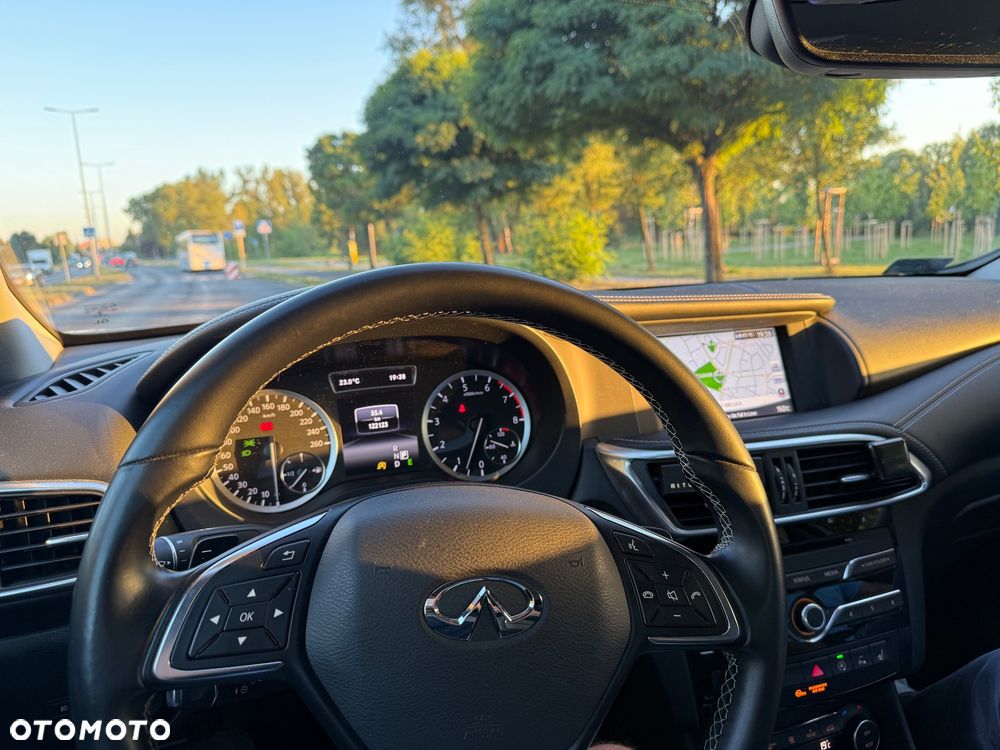 Infiniti Q30 1.6t Premium Tech 7DCT - 7