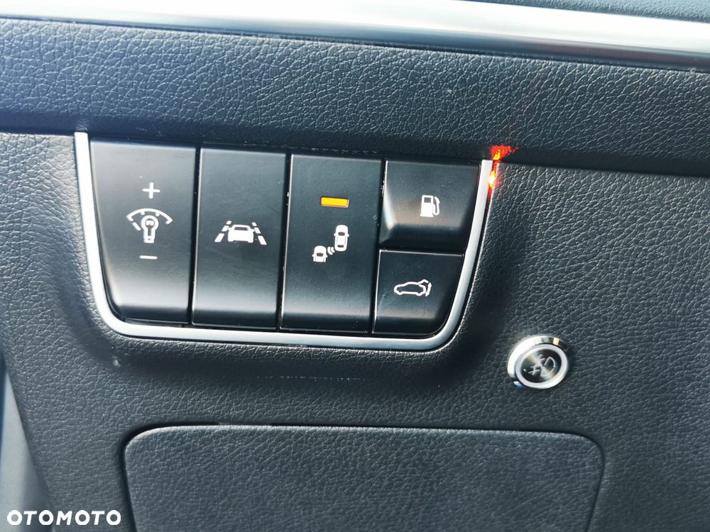 Kia Stinger - 34