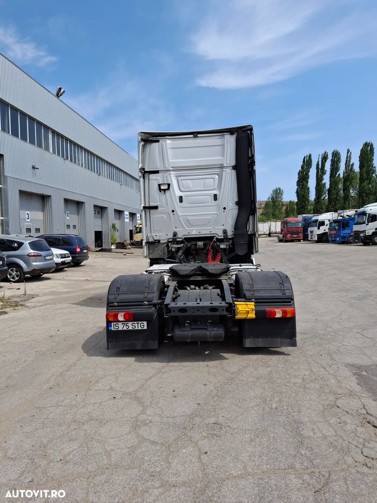 Mercedes-Benz Actros - 4