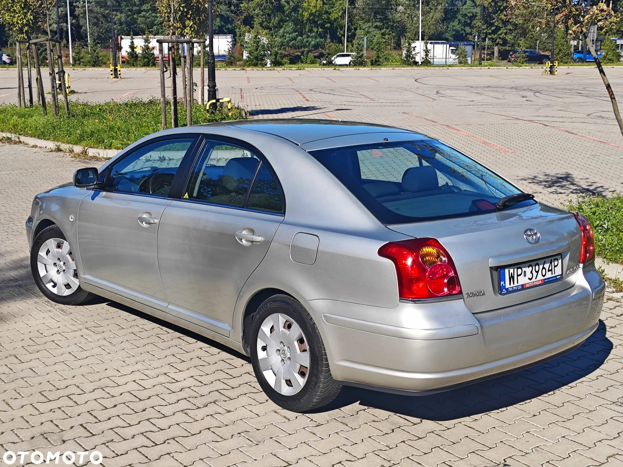 Toyota Avensis 1.8 VVT-i Terra Plus - 19