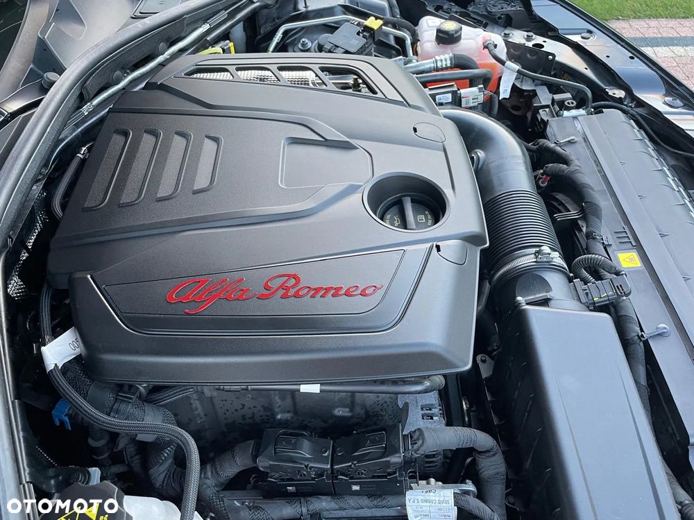 Alfa Romeo Giulia 2.0 Turbo TI Q4 - 12
