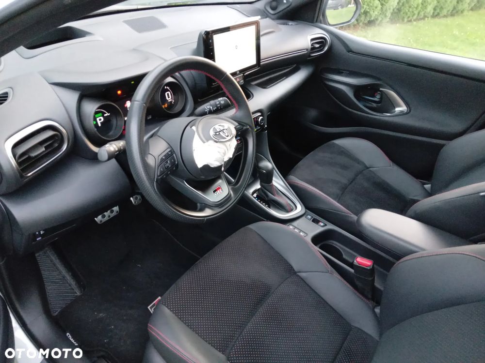 Toyota Yaris 1.5 VVT-i GR SPORT - 9