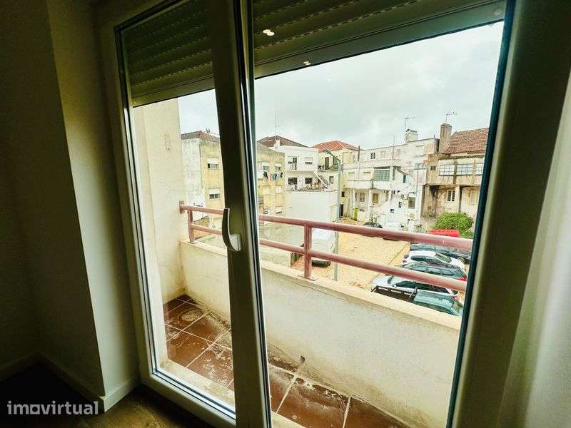 Vendo T2 REMODELADO c/ garagem centro do Cadaval - Grande imagem: 4/10