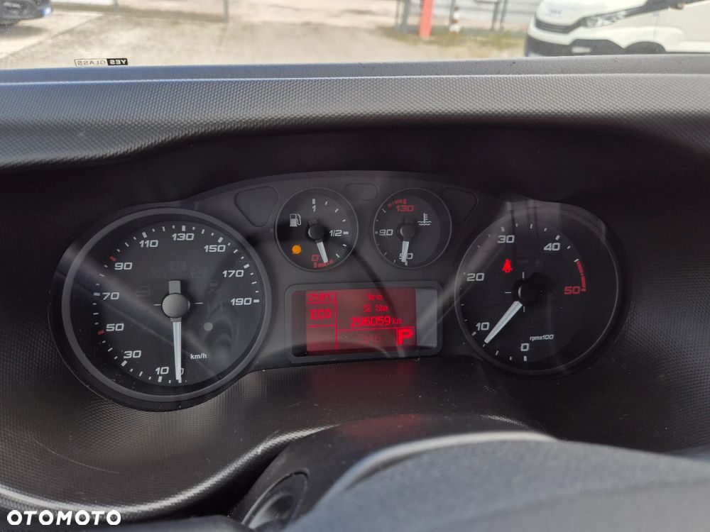 Iveco Daily 35S16 Hi-Matic L4H2, Brygadówka 7 osób, MAXI blaszak, HAK 3.5T, klimatyzacja - 15
