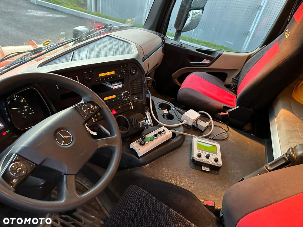 Mercedes-Benz Actros - 9