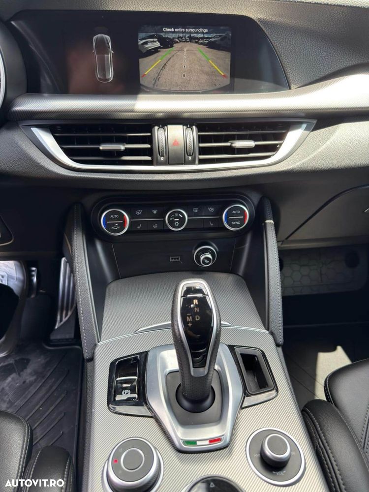 Alfa Romeo Stelvio - 8