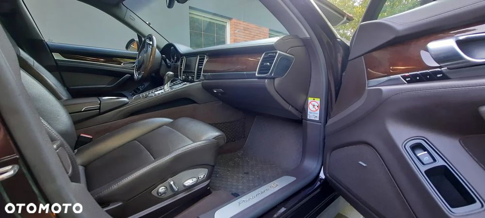 Porsche Panamera 4S - 12