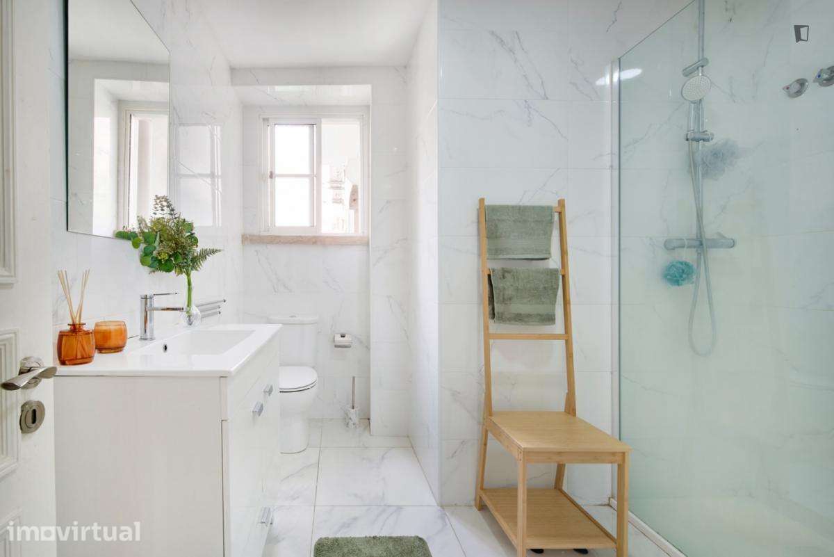 Quarto - localizado em Alameda Lisbon - Grande imagem: 4/29
