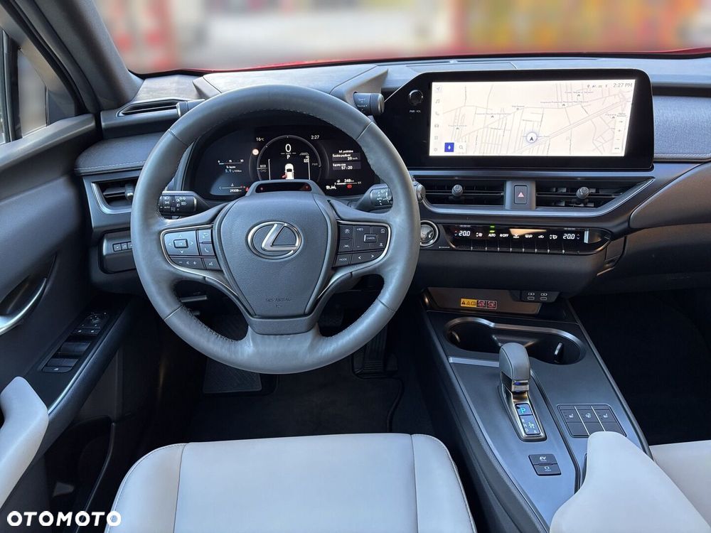 Lexus UX 300h F Sport Design - 4