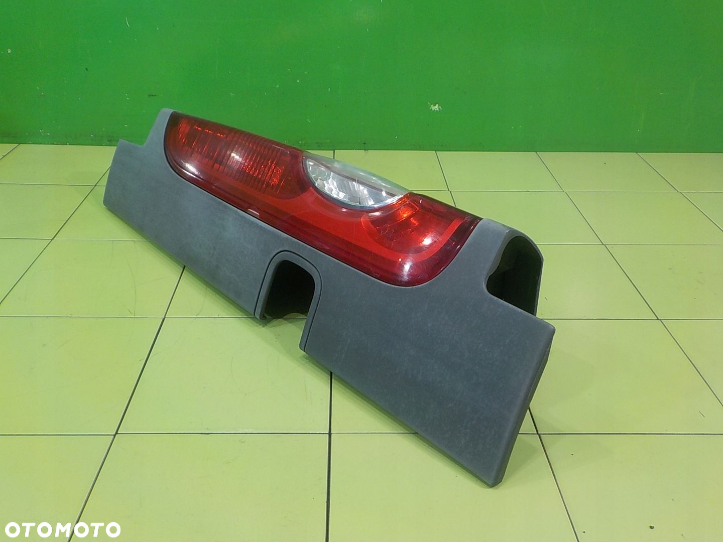 PRIMASTAR TRAFIC VIVARO II LIFT 2.0 DCI 07r VAN lampa lewa tyl 265A60118R - 4