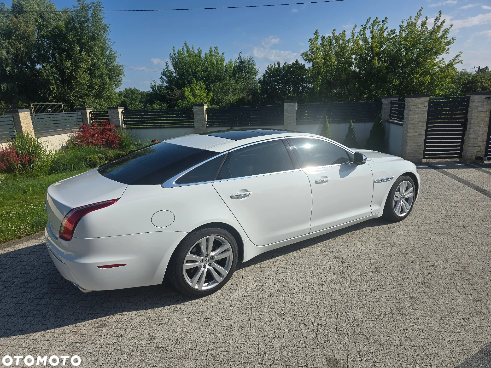 Jaguar XJ 5.0 V8 LWB Portfolio - 4