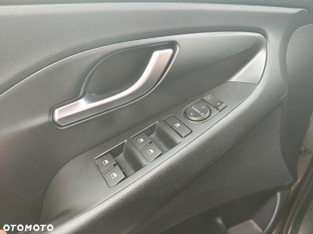 Hyundai i30 1.5 DPI Modern - 25