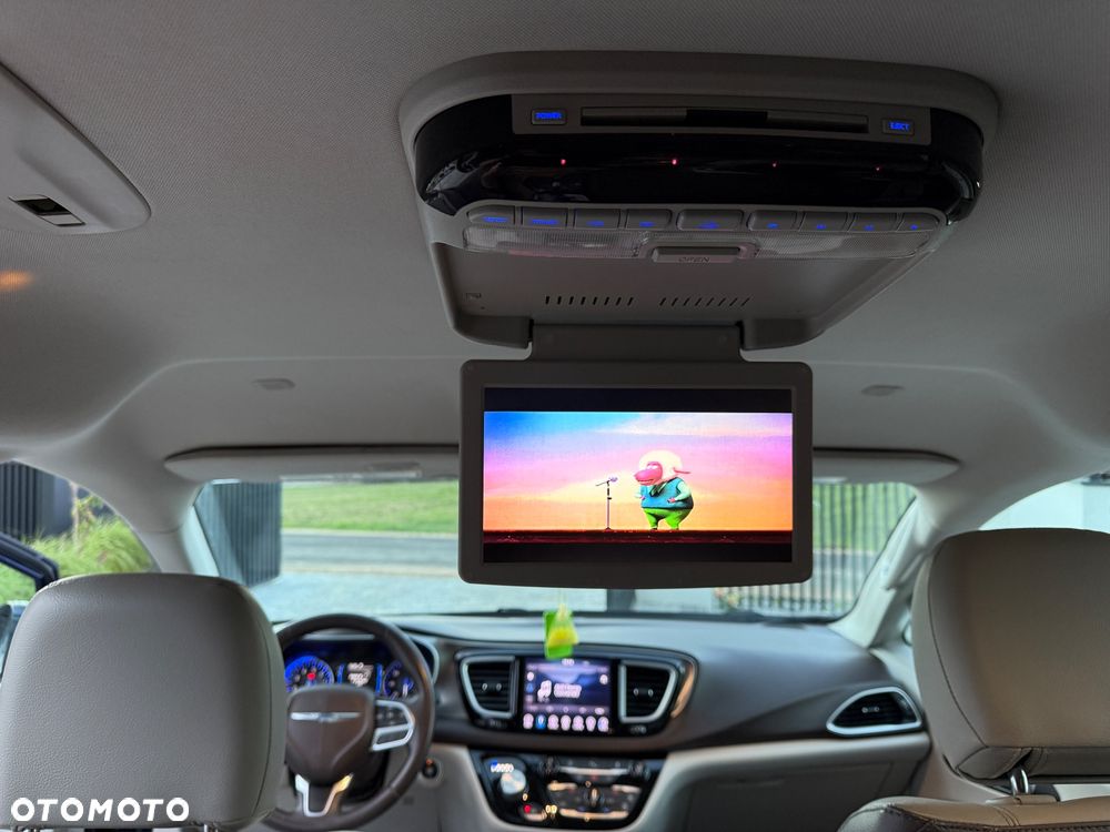 Chrysler Pacifica - 31