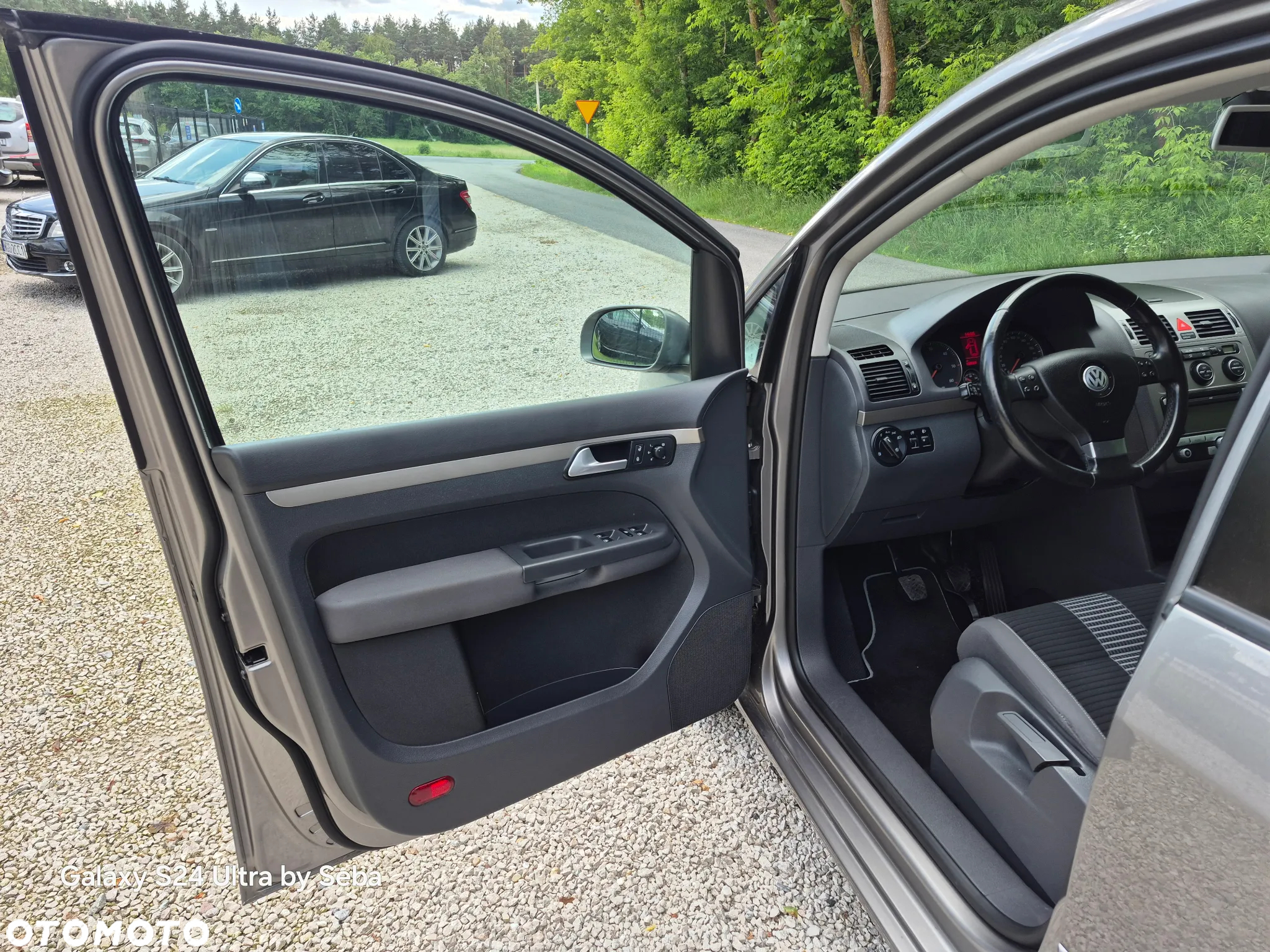 Volkswagen Touran 2.0 TDI Highline - 9