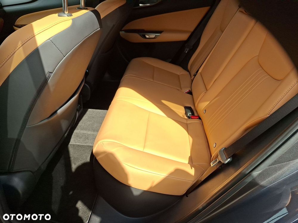 Lexus NX 350h Prestige 2WD - 13