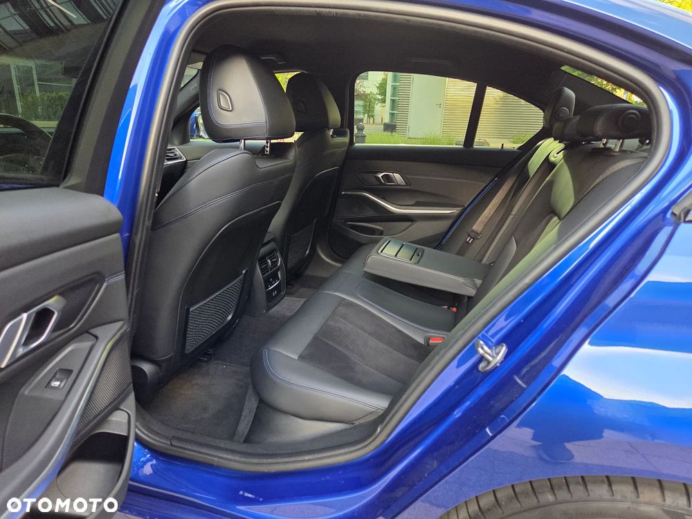 BMW Seria 3 320d xDrive mHEV M Sport - 10