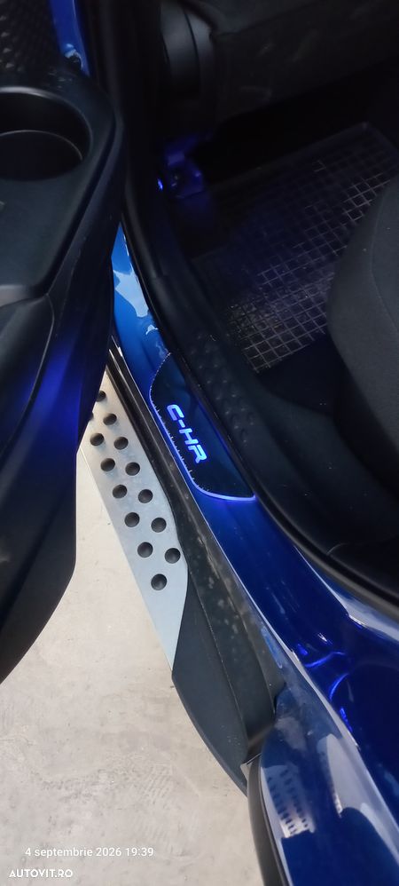 Toyota C-HR - 9