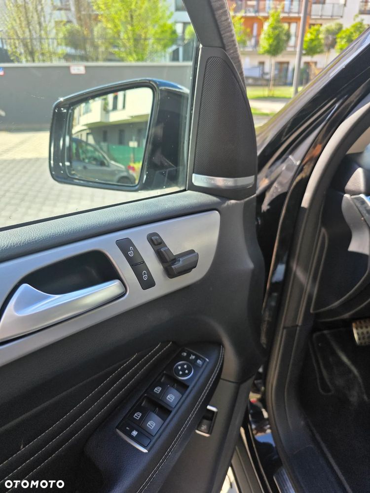 Mercedes-Benz ML - 10