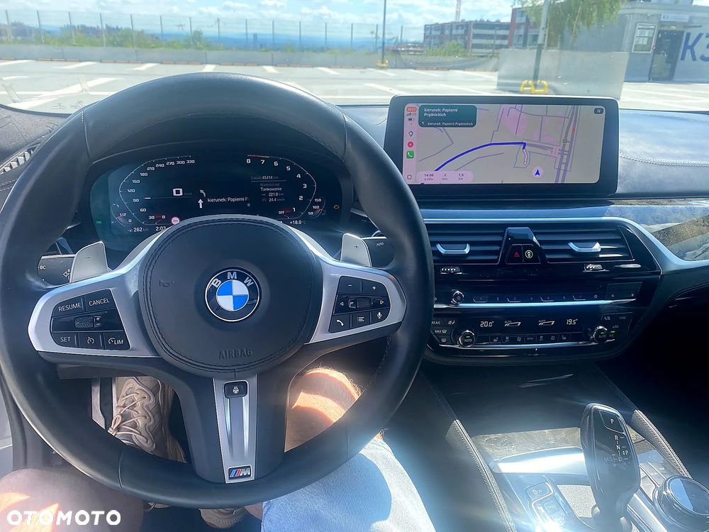 BMW Seria 5 M550i xDrive - 26