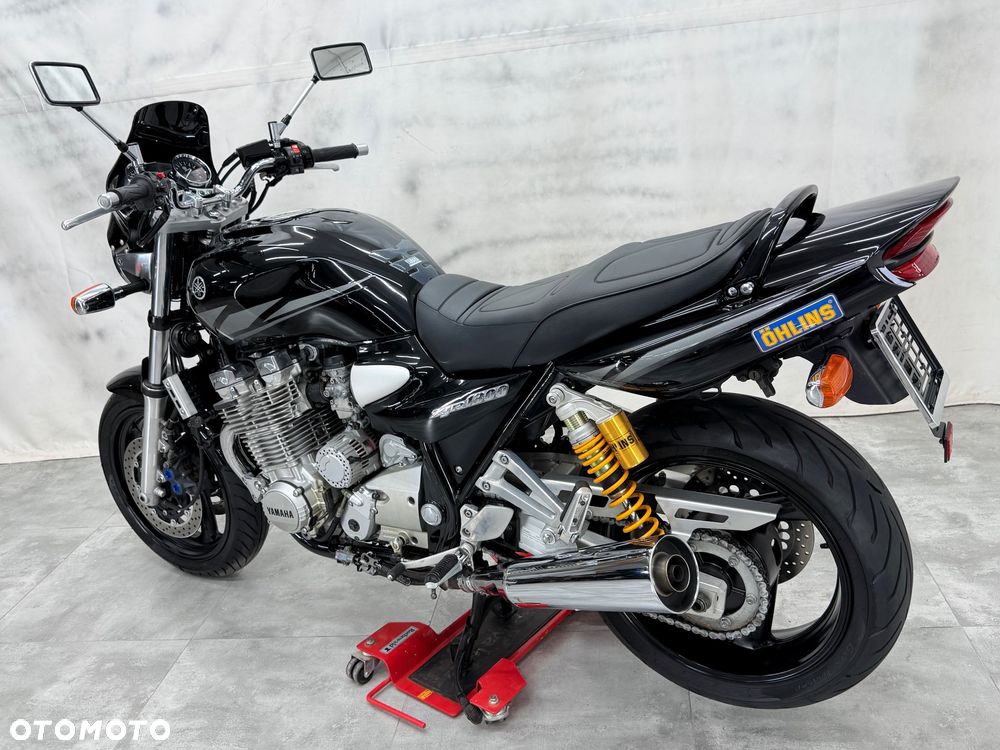 Yamaha XJR - 4