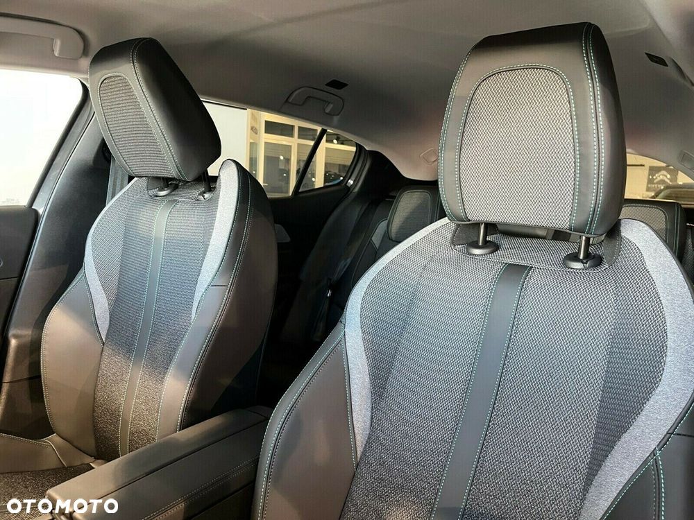 Peugeot 408 - 10