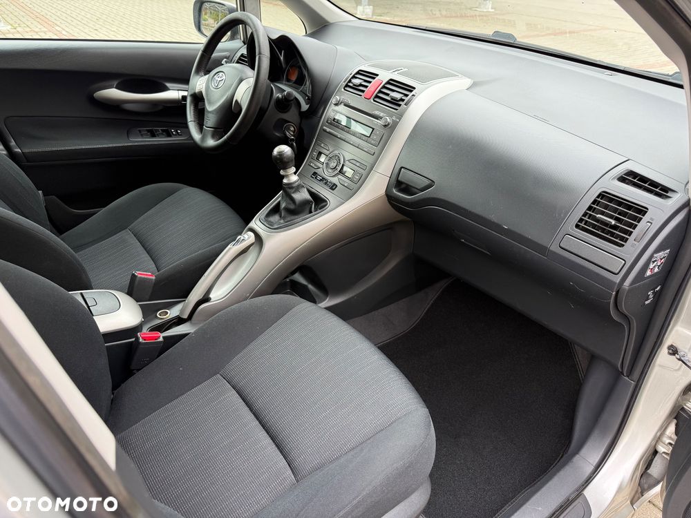 Toyota Auris 1.33 VVT-i - 15