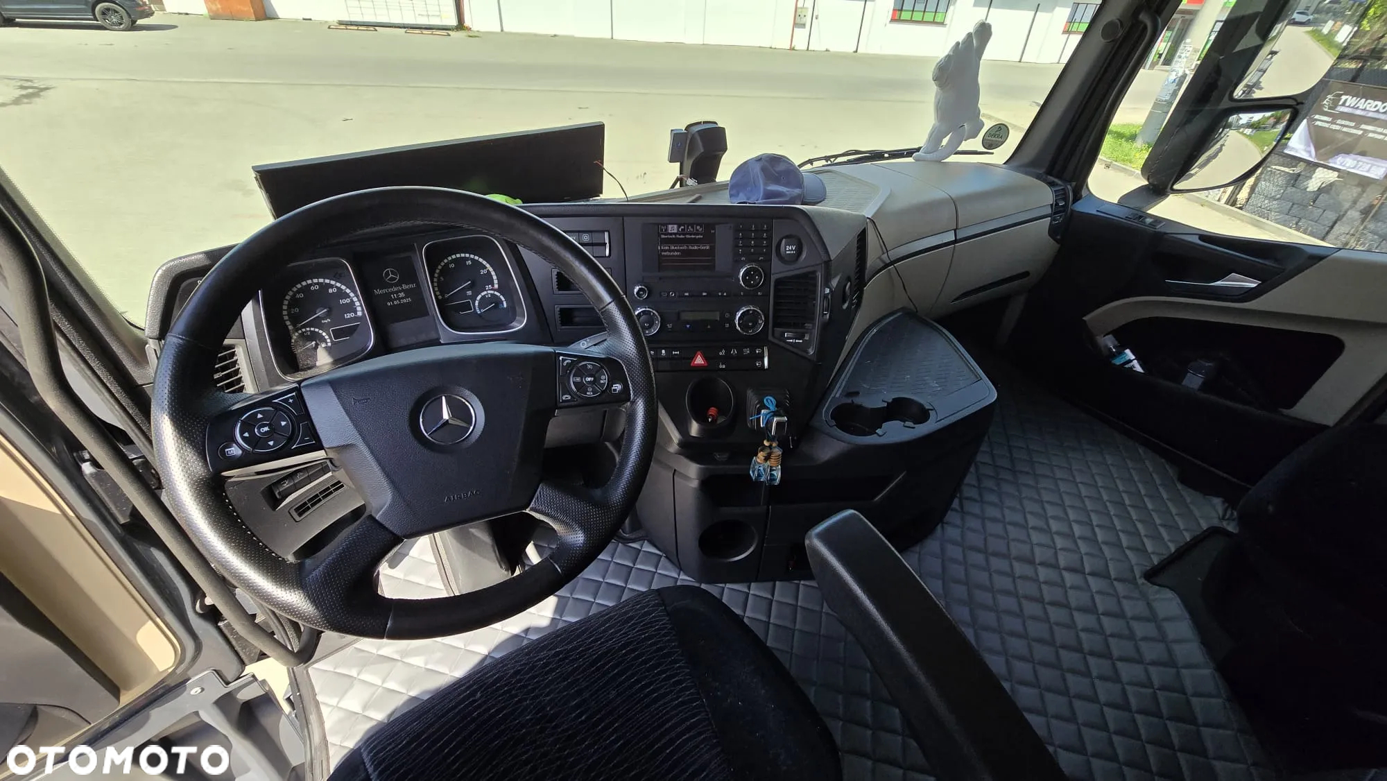 Mercedes-Benz Actros - 8