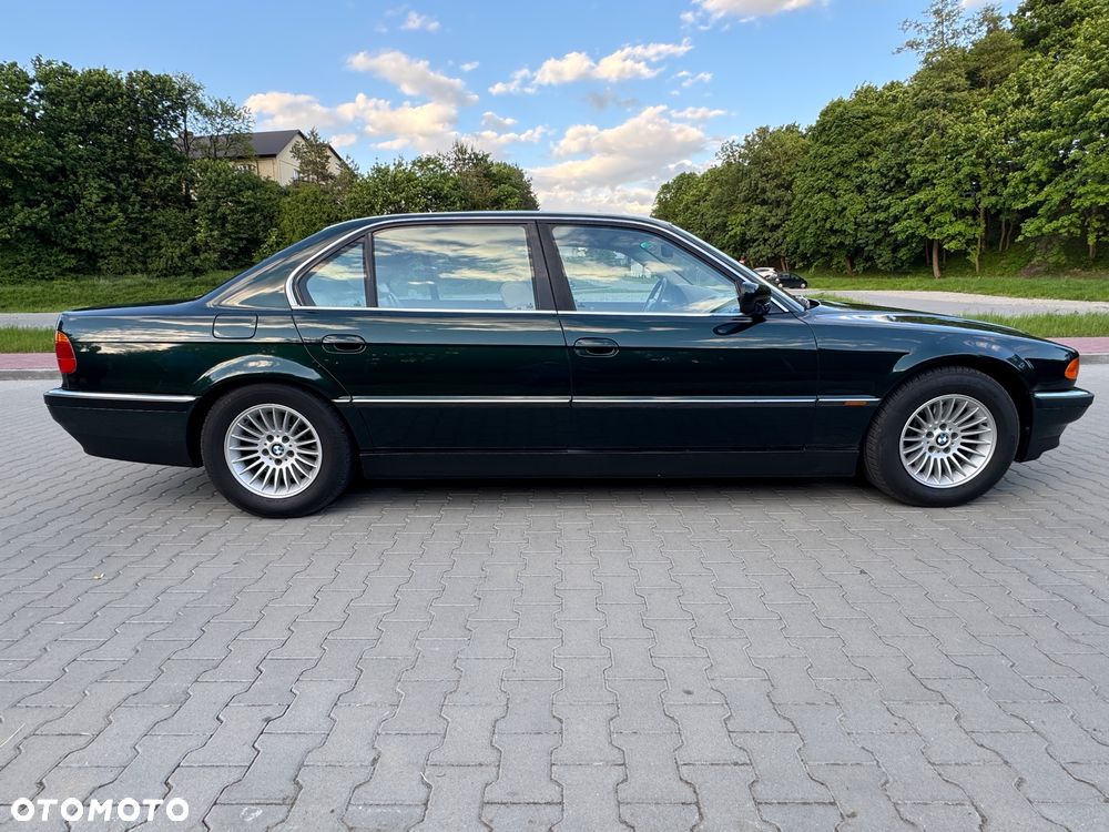 BMW Seria 7 750i - 13