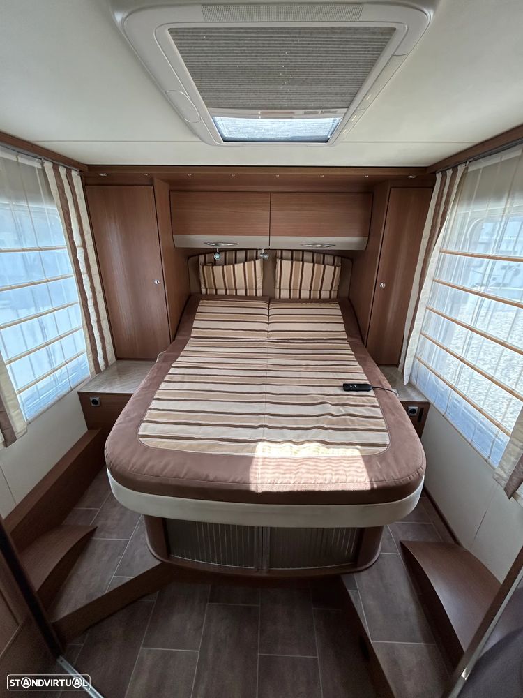 Burstner Ixeo PLUS IT 724 CAMA CENTRAL - 18