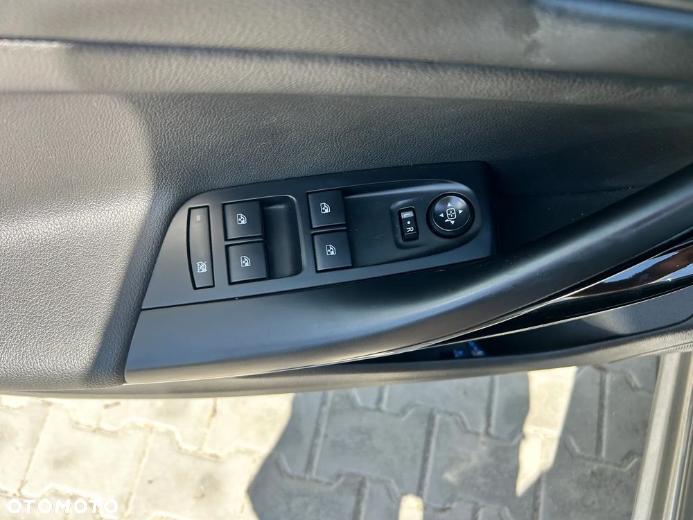 Opel Astra 1.2 T Elegance S&S - 10