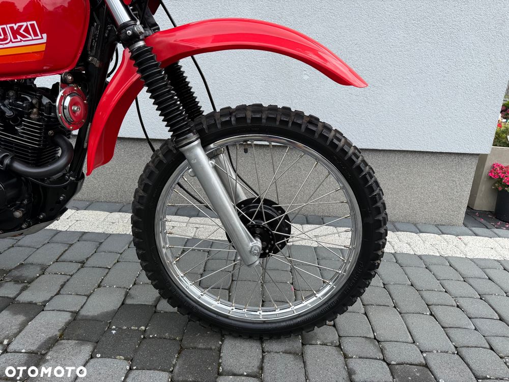 Suzuki DR - 7