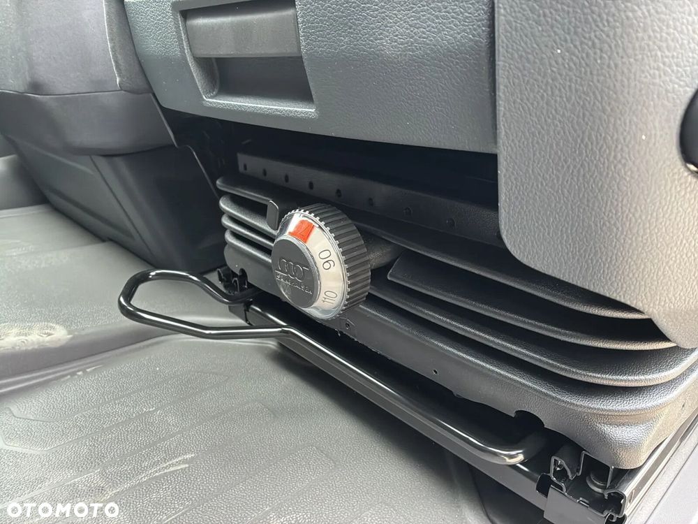 Volkswagen Crafter Furgon 35, 2.0 TDI 177KM, Wysoki dach, r. o. 3640mm - 19