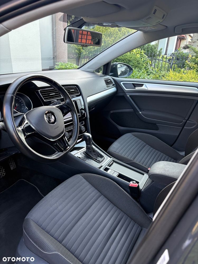 Volkswagen Golf - 2