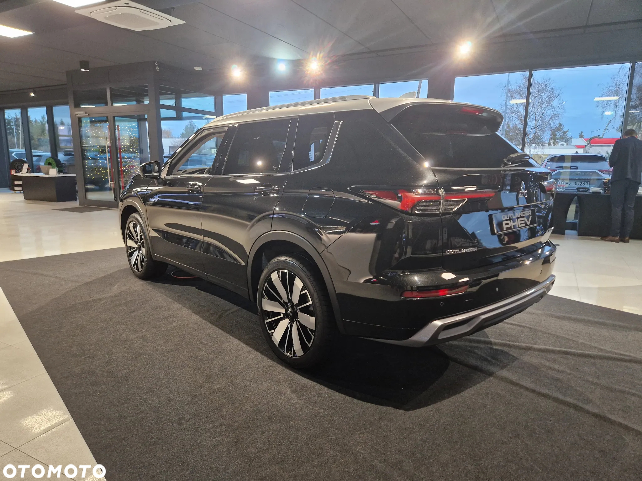 Mitsubishi Outlander - 10