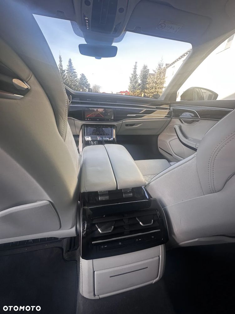Audi A8 - 17