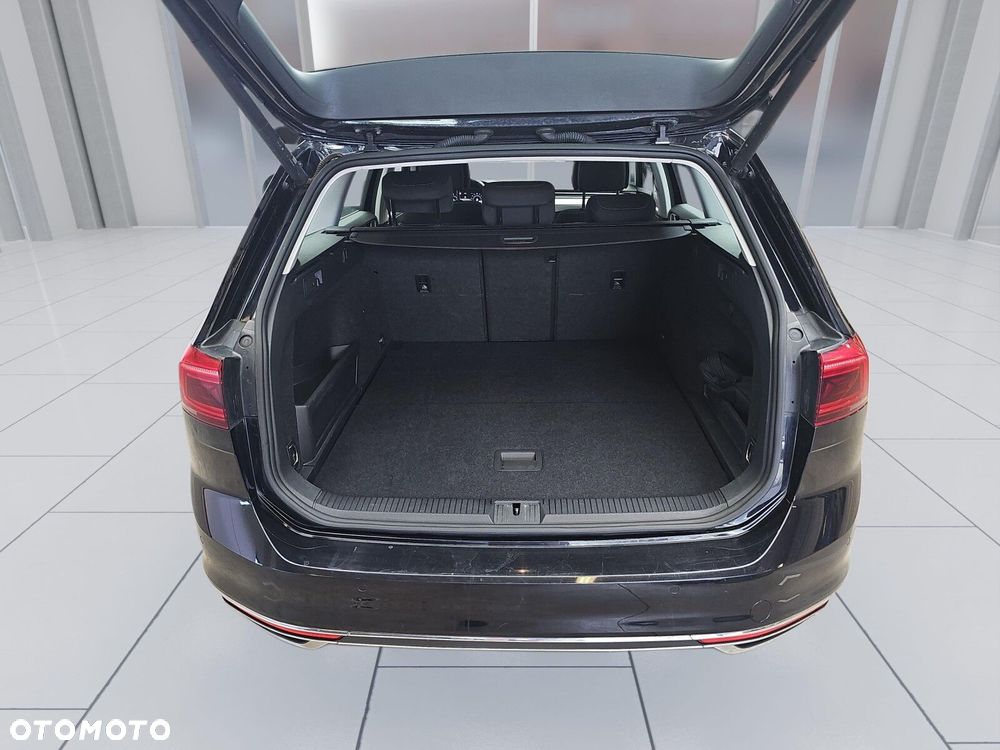 Volkswagen Passat - 19