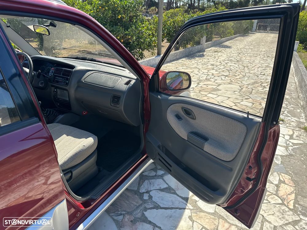 Suzuki Grand Vitara Metal Top 2.0 TDi - 32