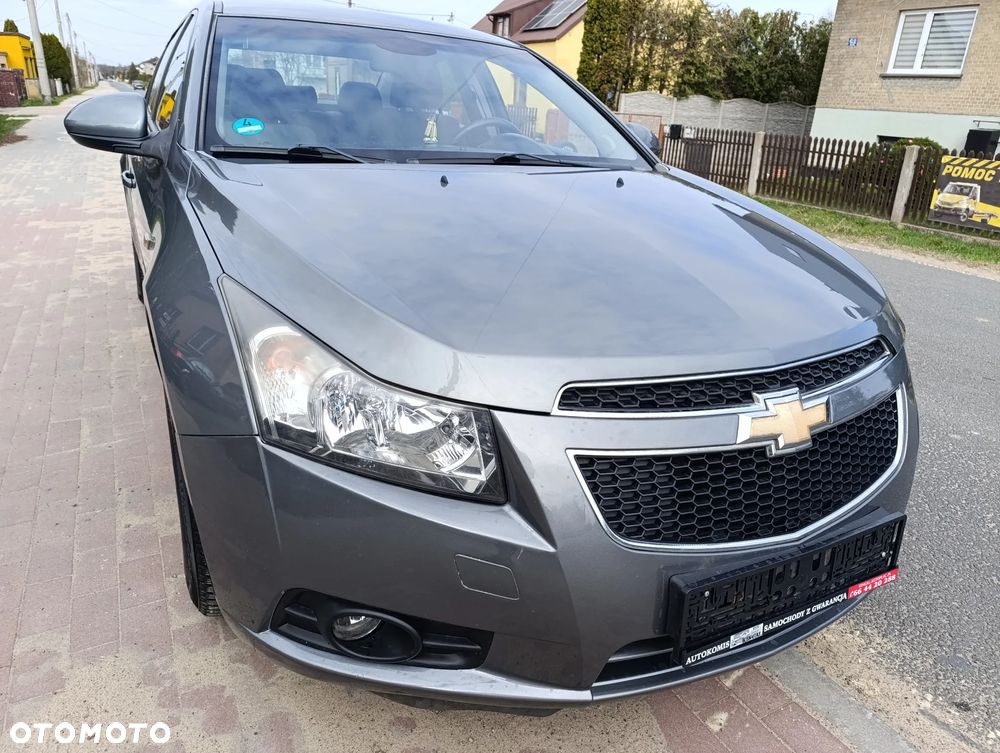 Chevrolet Cruze 1.6 LS - 21